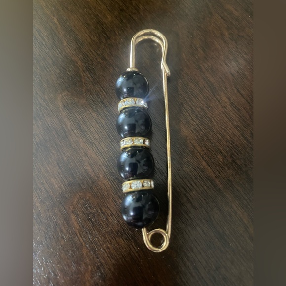 Jewelry - Elegant Black and Gold Beaded Brooch